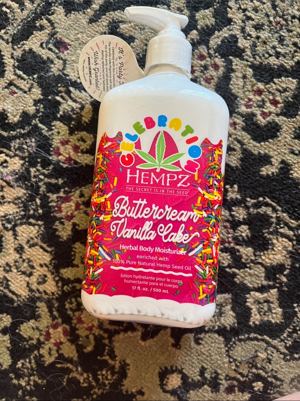 Hempz Buttercream Vanilla Cake Herbal Body Moisturizer - White/Pink
